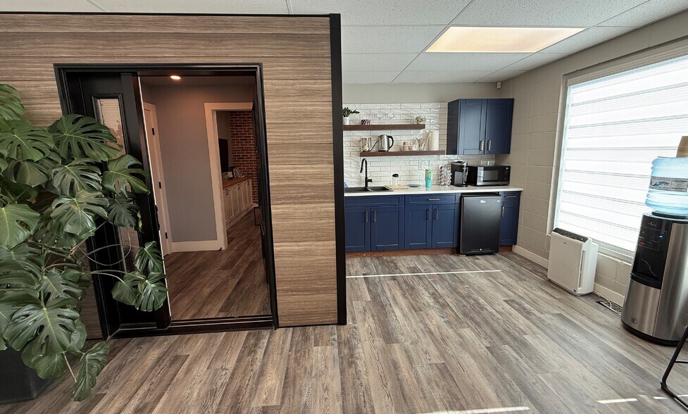 More Photos Of 5214 Gaetz Ave, Red Deer Auto Dealership For Sale