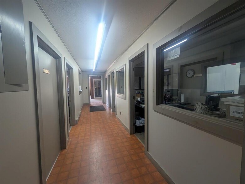 More Photos Of 91 Main St, Claremont Self Storage For Sale