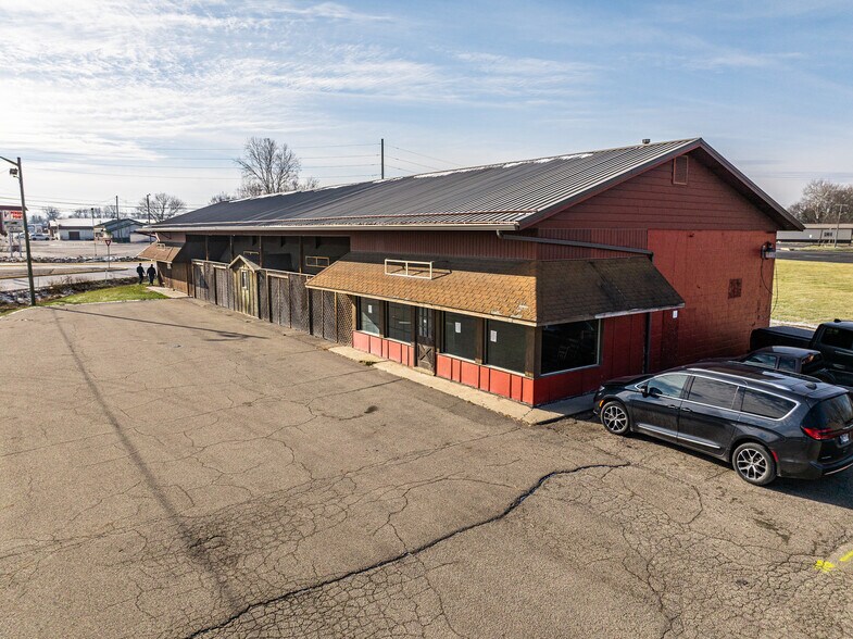 More Photos Of 1770 S Wabash St, Wabash Freestanding For Sale