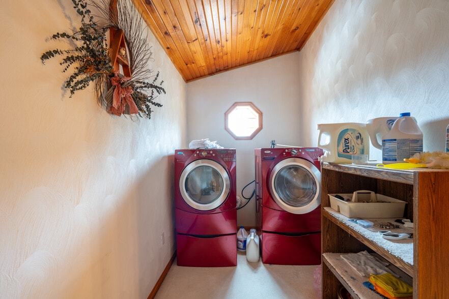 More Photos Of 608 N Chestnut St, Derry Restaurant For Sale