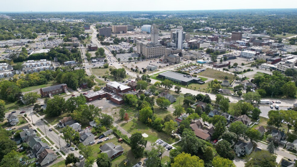 More Photos Of 131 University Dr, Pontiac Health Club For Sale