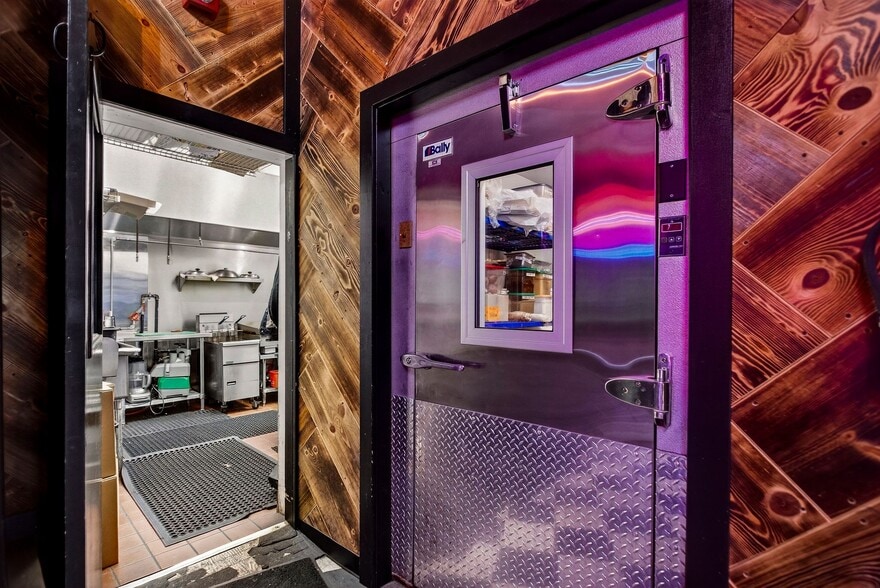 More Photos Of 824 Oroville Ave, Chico General Retail For Lease