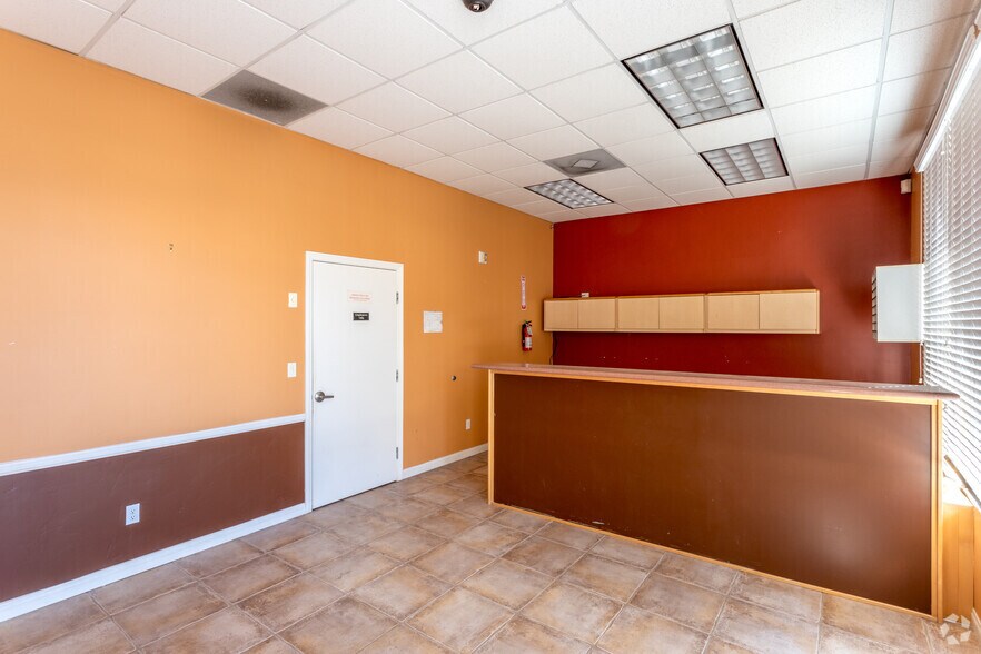 More Photos Of 940 E Valley Pky, Escondido Unknown For Lease