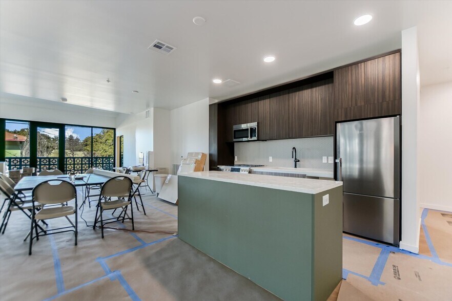 More Photos Of 2209 S First St, Austin Apartments For Sale