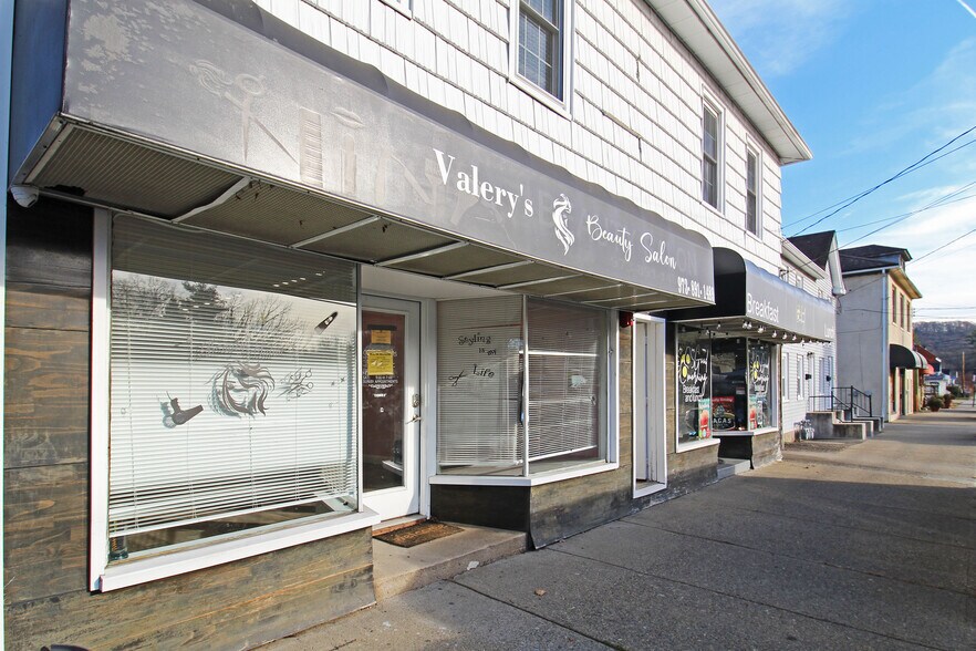 More Photos Of 308-312 S Main St, Wharton General Retail For Lease