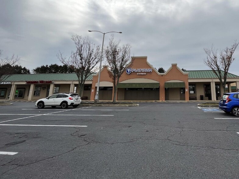 More Photos Of 5210-5260 Simpson Ferry Rd, Mechanicsburg Unknown For Lease