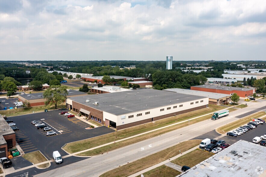 More Photos Of 7630 S Madison St, Willowbrook Warehouse For Lease
