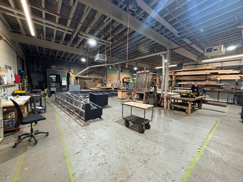 More Photos Of 18 Bay St, Brooklyn Flex For Lease