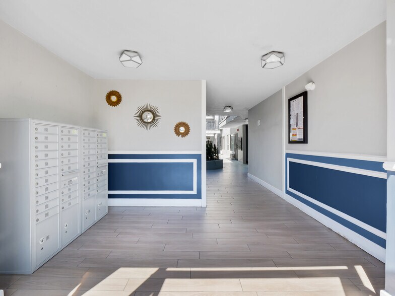 More Photos Of 5535 Carlton Way, Los Angeles Apartments For Sale