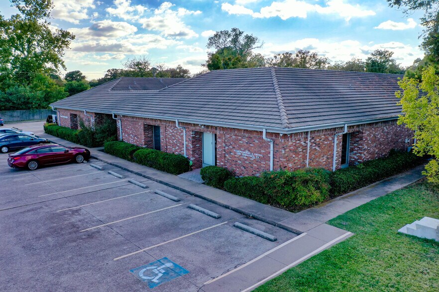 More Photos Of 911 Medical Centre Dr, Arlington Medical For Lease