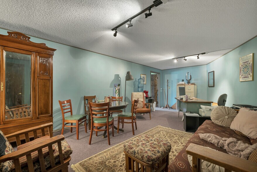 More Photos Of 55 Maynesboro St, Berlin Industrial For Sale