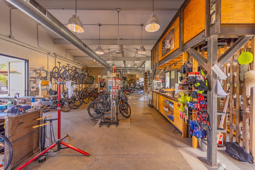 More Photos Of 110 W Ojai Ave, Ojai Storefront Retail Office For Sale