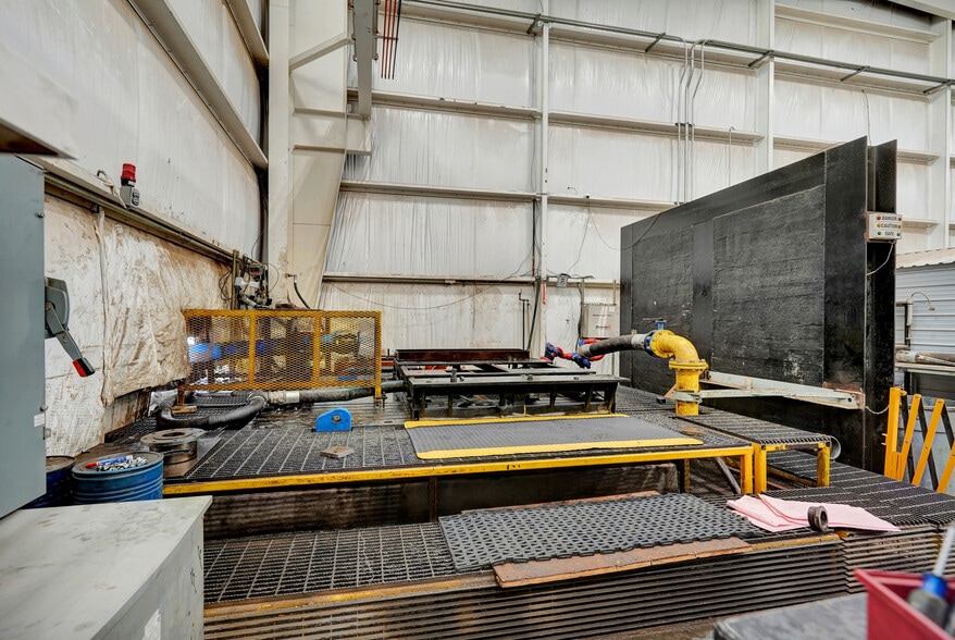 More Photos Of 2010/2015 44th St, Odessa Industrial For Sale