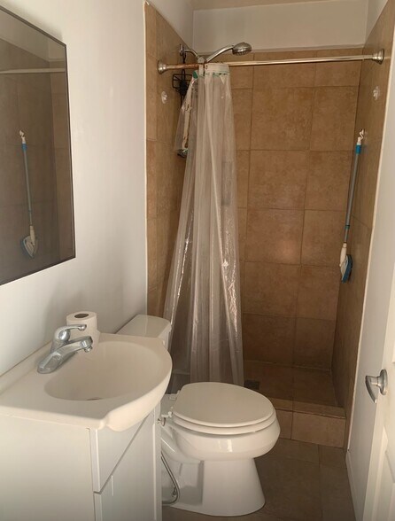 More Photos Of 7304 Canby Ave, Reseda Apartments For Sale