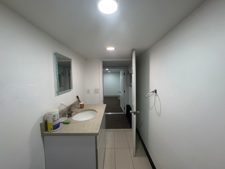 More Photos Of 2857 Steinway St, Astoria Apartments For Lease