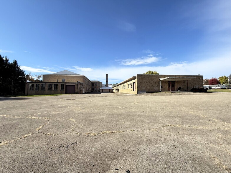 More Photos Of 33328 Main St, Townville Manufacturing For Sale