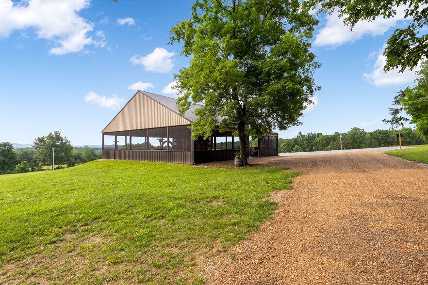 More Photos Of 1049 Oregon Rd, Lascassas Specialty For Sale