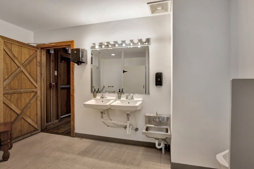 More Photos Of 11845 US 41 St, Monteagle Trailer Camper Park For Sale