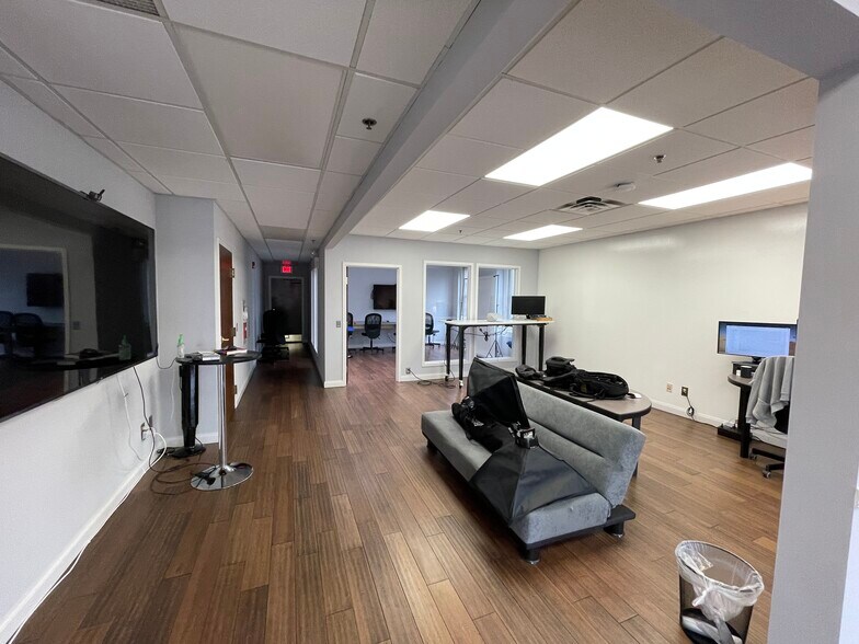 More Photos Of 559 Main St, Bethlehem Storefront For Lease