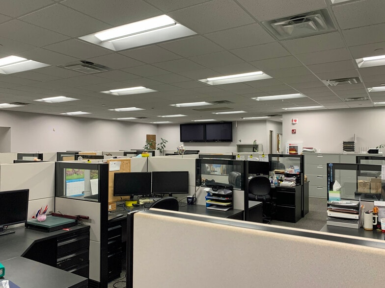 More Photos Of 45 Banfi Plz, Farmingdale Warehouse For Sale