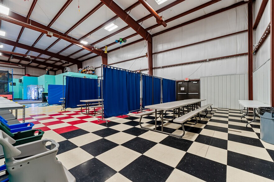 More Photos Of 591 Merritts Creek Rd, Huntington Sports And Entertainment For Sale
