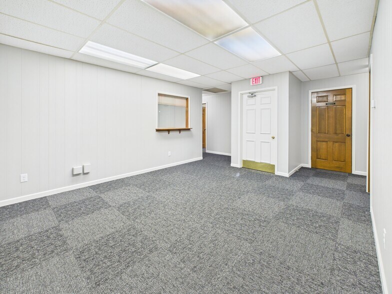 More Photos Of 427 Memorial Dr, Greenville Office For Lease