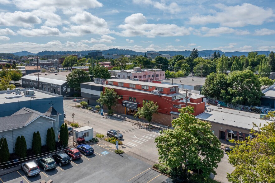 More Photos Of 306 W Lawrence St, Eugene Storefront Retail Office For Sale