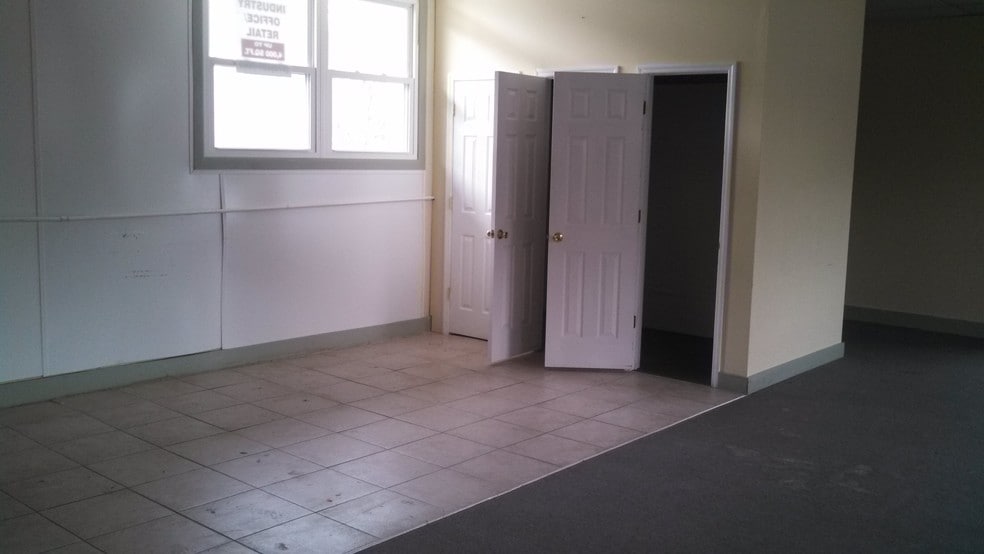 More Photos Of 55 Mill St, Newton Storefront Retail Office For Lease