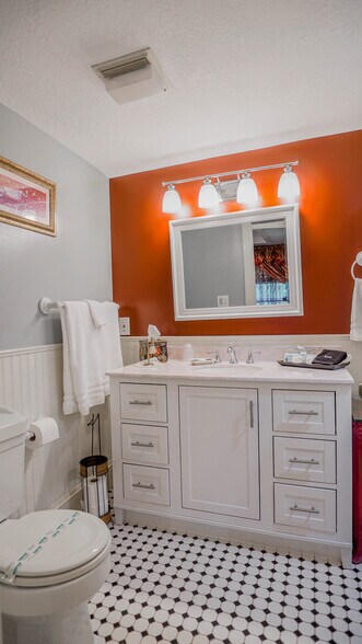 More Photos Of 118 S 300 W, Heber City Hospitality For Sale