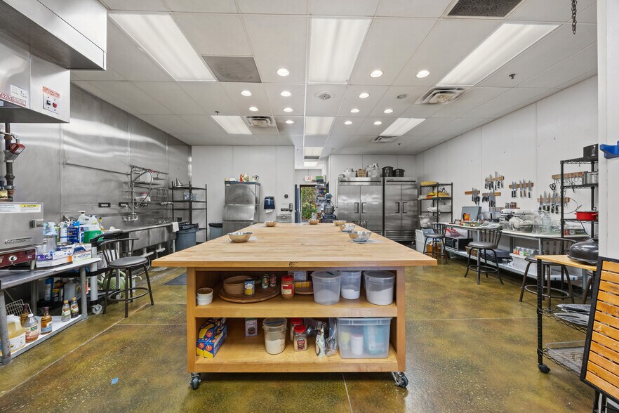 More Photos Of 145 Hilden Rd, Ponte Vedra Storefront For Sale