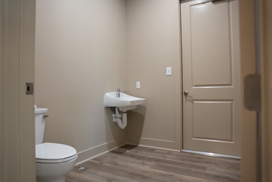 More Photos Of 8490 Industrial Pky, Beaumont Industrial For Lease