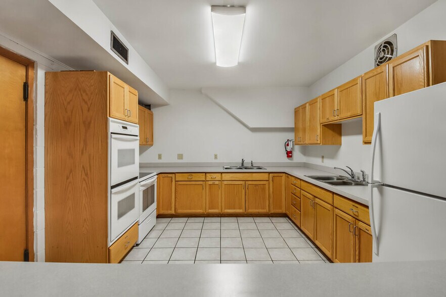 More Photos Of 104 E Barker St, Rice Lake Flex For Sale