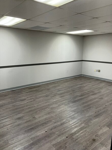 More Photos Of 53 Pearl Industrial Ave, Hoschton Service For Lease