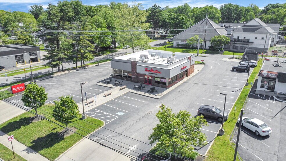 More Photos Of 5470 N High St, Columbus Fast Food For Sale