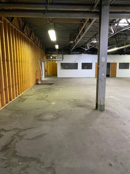 More Photos Of 220 Division St, Kingston Flex For Lease