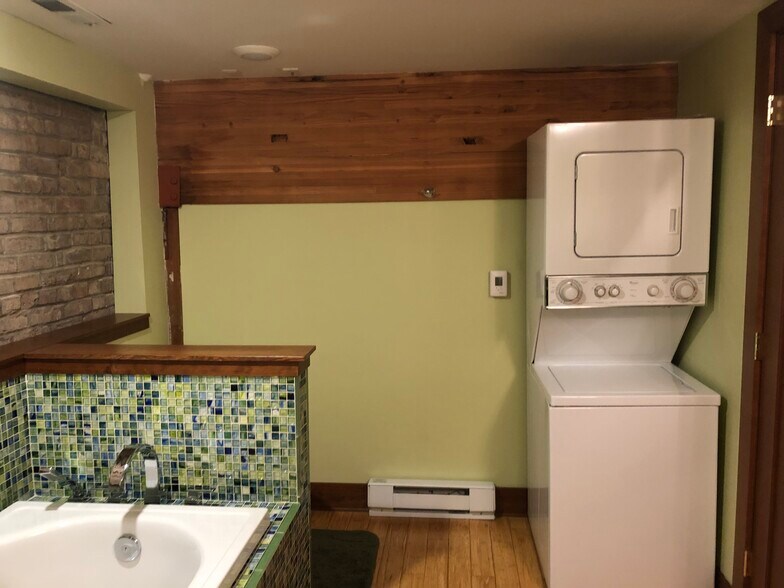 More Photos Of 81 S Main St, Seattle Storefront Retail Office For Lease