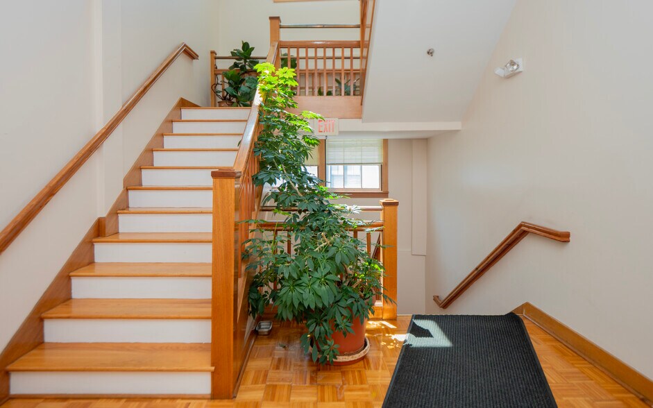 More Photos Of 28 Pelham St, Newport Office For Sale