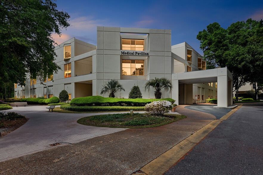 Primary Photo Of 25 Hospital Center Blvd, Hilton Head Medical For Lease