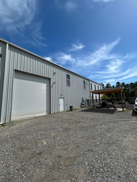 More Photos Of 287 Luken Rd, Goose Creek Warehouse For Lease