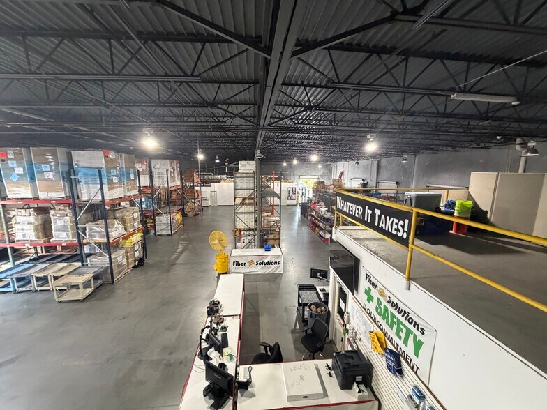 More Photos Of 12120 Metro Pky, Fort Myers Warehouse For Sale