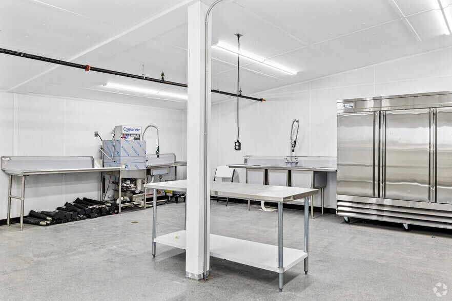 More Photos Of 434 Urenda Loop, Carrizo Springs Industrial For Sale