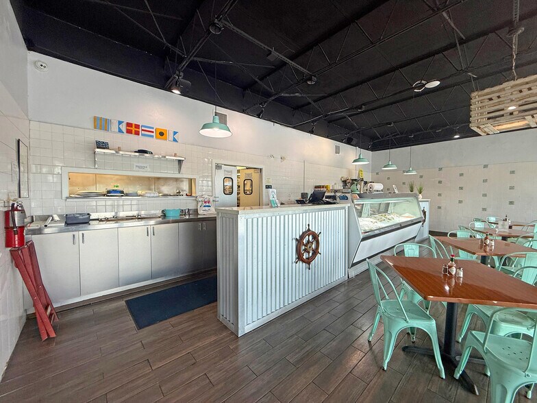 More Photos Of 12900-12950 W Dixie Hwy, North Miami Storefront For Lease