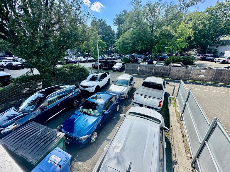 More Photos Of 70 Arch St, Greenwich General Retail For Sale