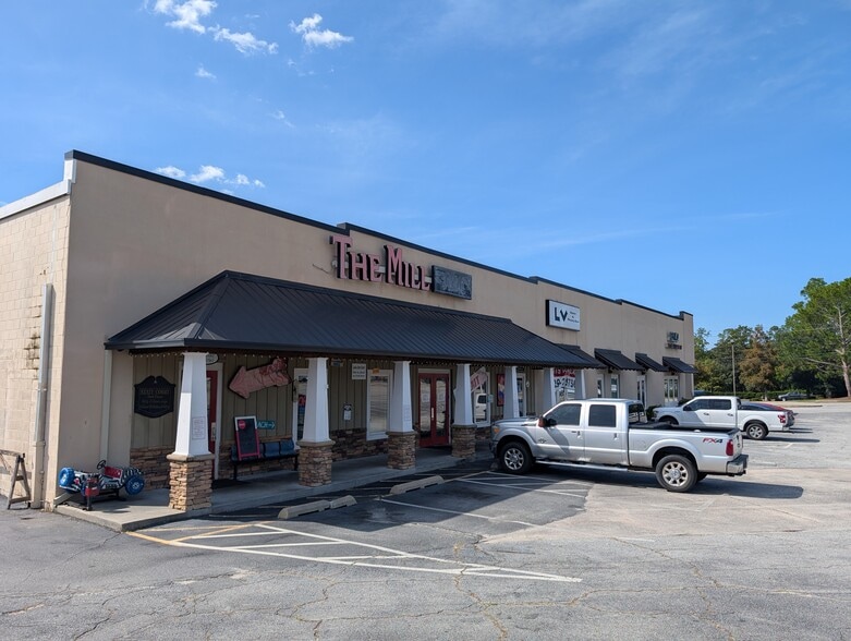 More Photos Of 1337 Baytree Rd, Valdosta General Retail For Sale