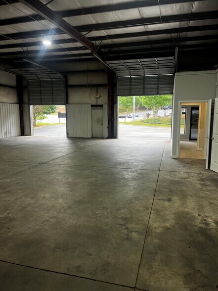 More Photos Of 1046 Parkway Ct, Buford Light Distribution For Lease