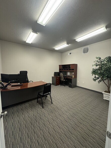 More Photos Of 142 N 1800 W, Lindon Warehouse For Lease