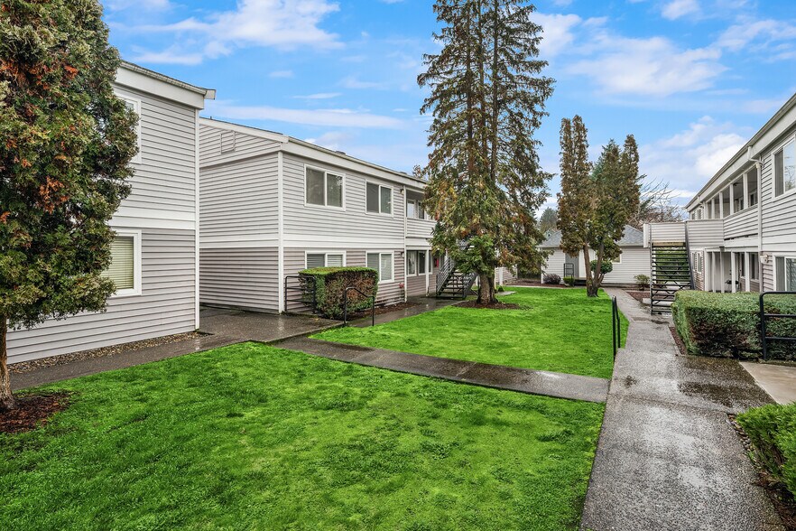 More Photos Of 12712 C St S, Tacoma Apartments For Sale
