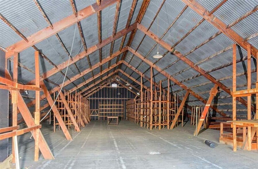 More Photos Of 212 Canal St, Ellenville Freestanding For Lease