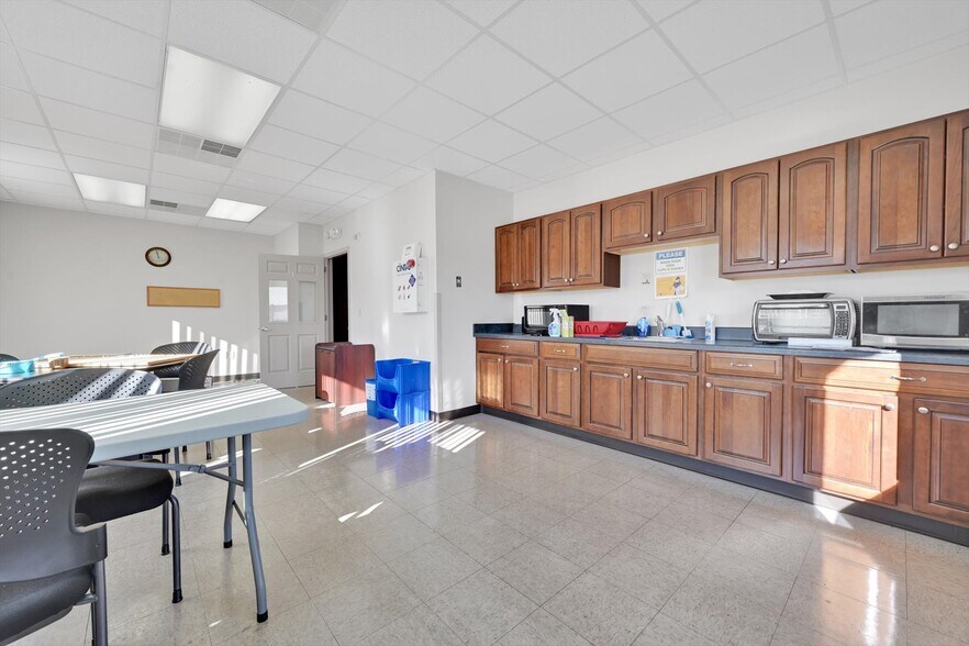 More Photos Of 200 Pine Brook Pl, Orwigsburg Medical For Lease
