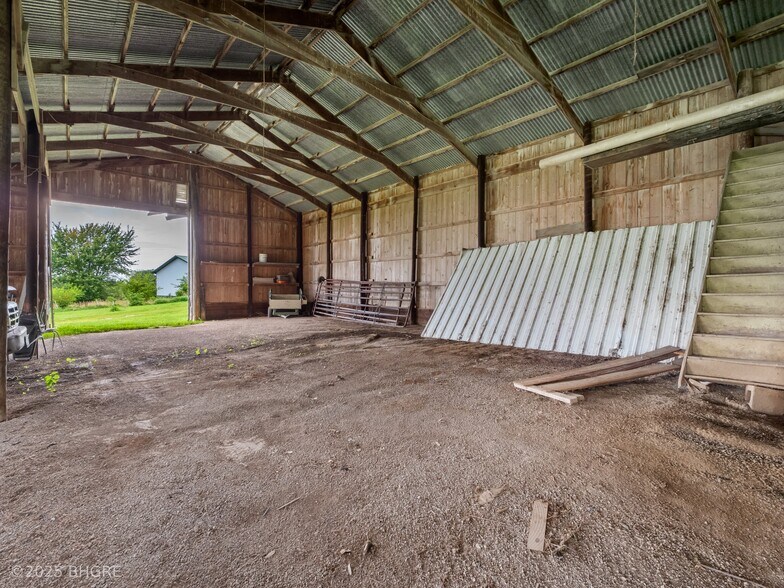 More Photos Of 1247 Illinois Dr, Knoxville Sports And Entertainment For Sale